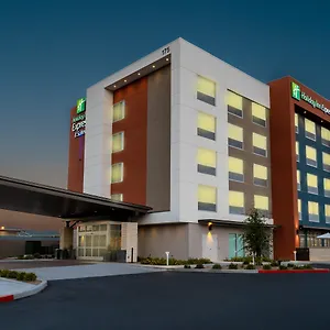 Hotel Express&suites - Vegas - E Tropicana, An Ihg